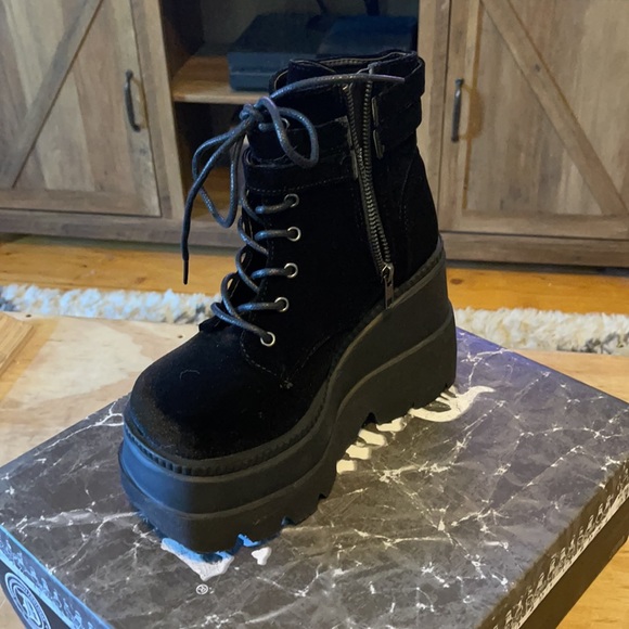 Demonia Velvet Technopagan Boots Never 